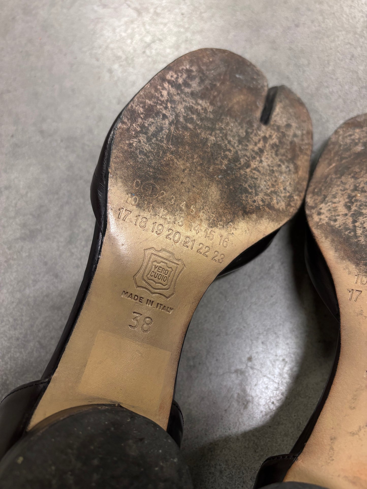 Maison Martin Margiela 1999 black oxblood tabis
