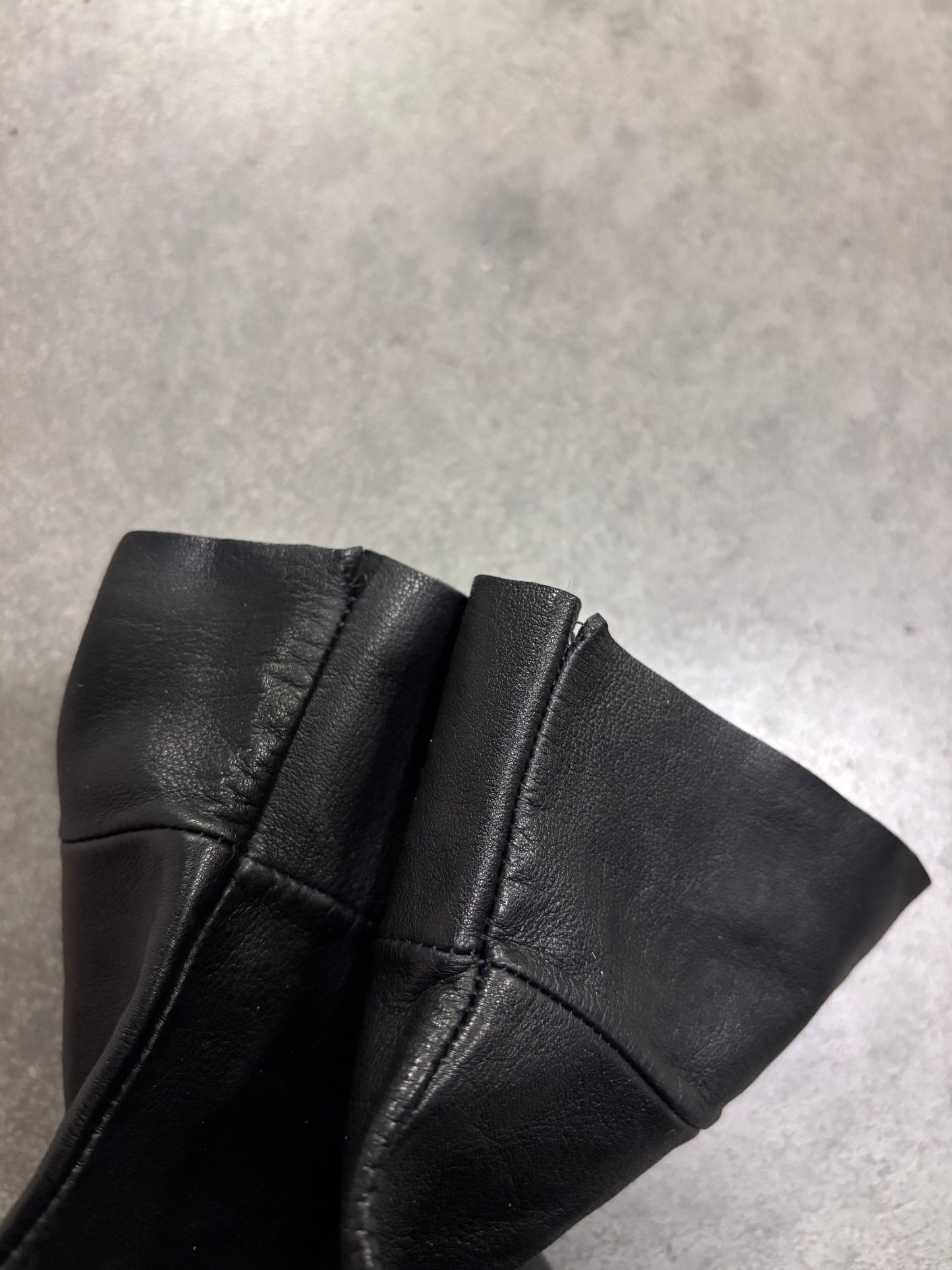 Maison Martin Margiela leather tabi gloves late 90’s/early 00’s