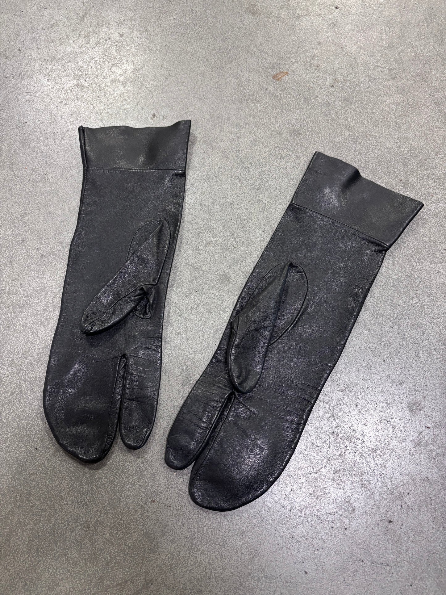 Maison Martin Margiela leather tabi gloves late 90’s/early 00’s