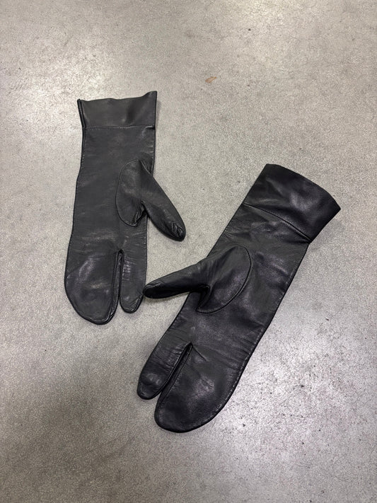 Maison Martin Margiela leather tabi gloves late 90’s/early 00’s