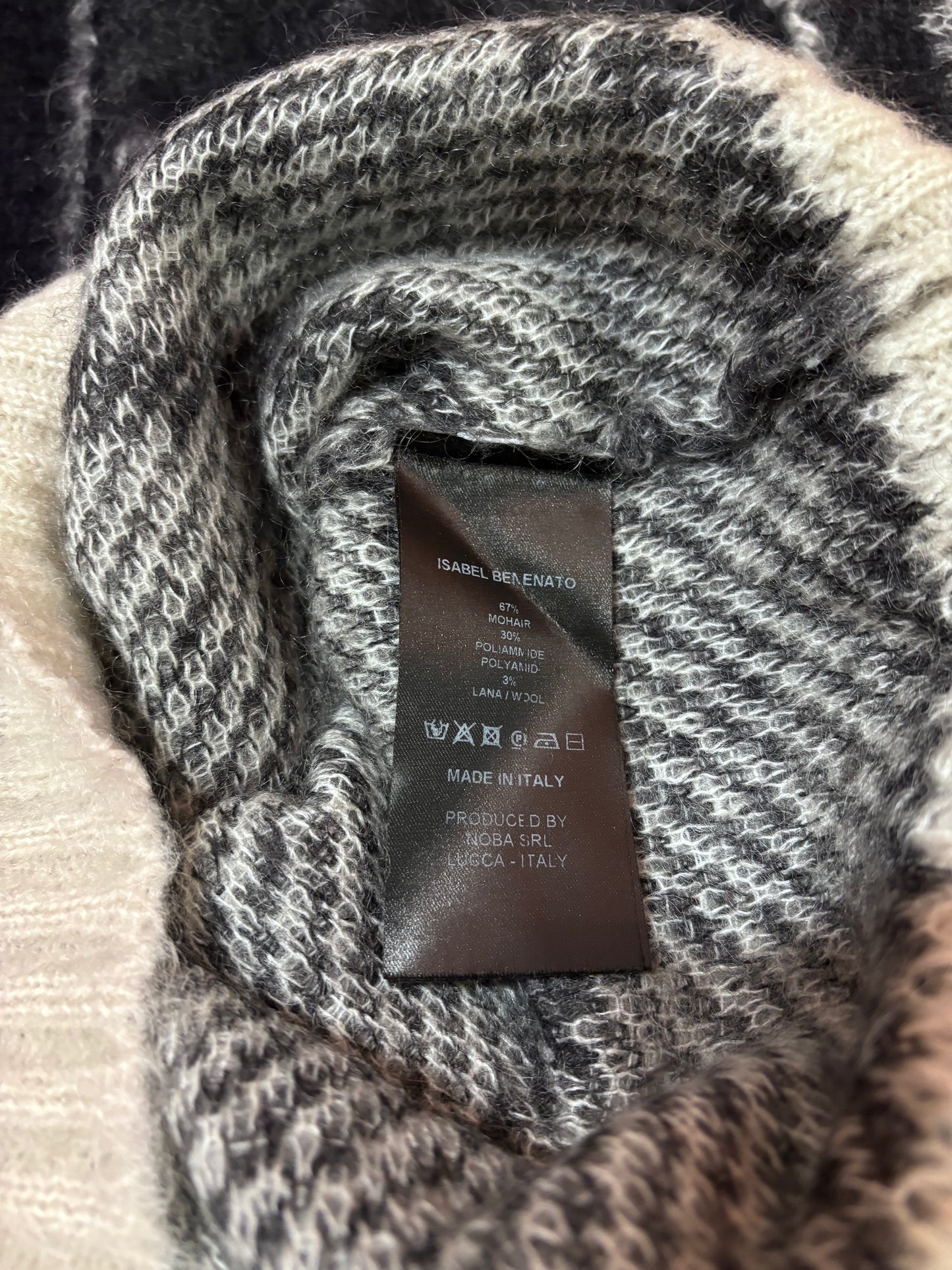 Isabel Benenato V-neck sweater