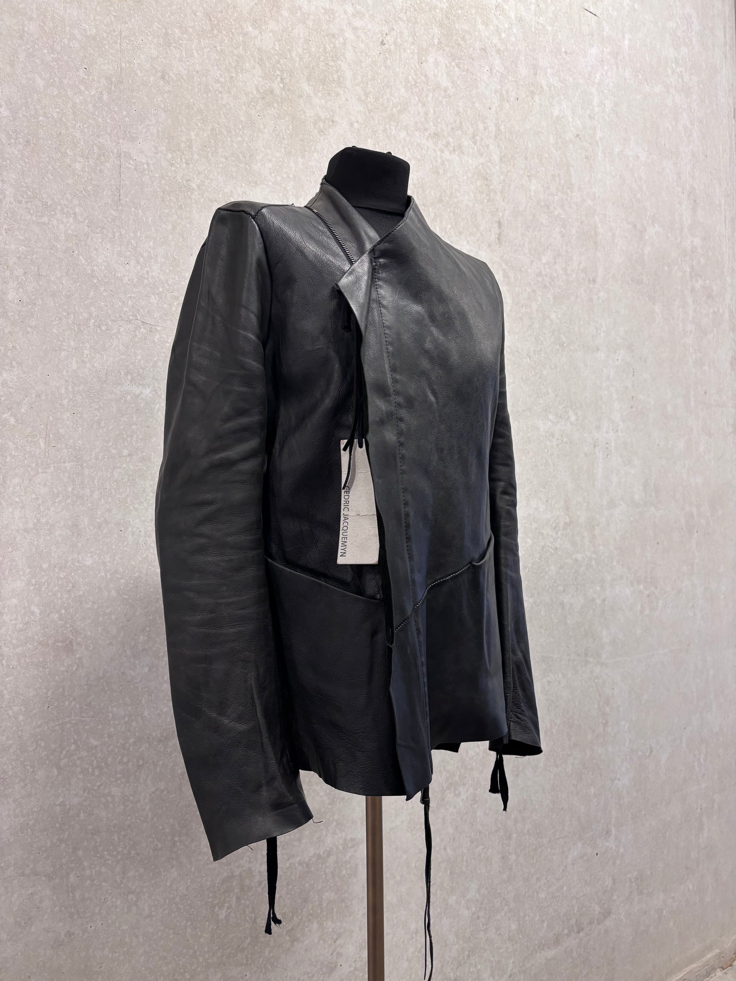 Cedric Jacquemyn A/W 15-16 assymetric zipped jacket