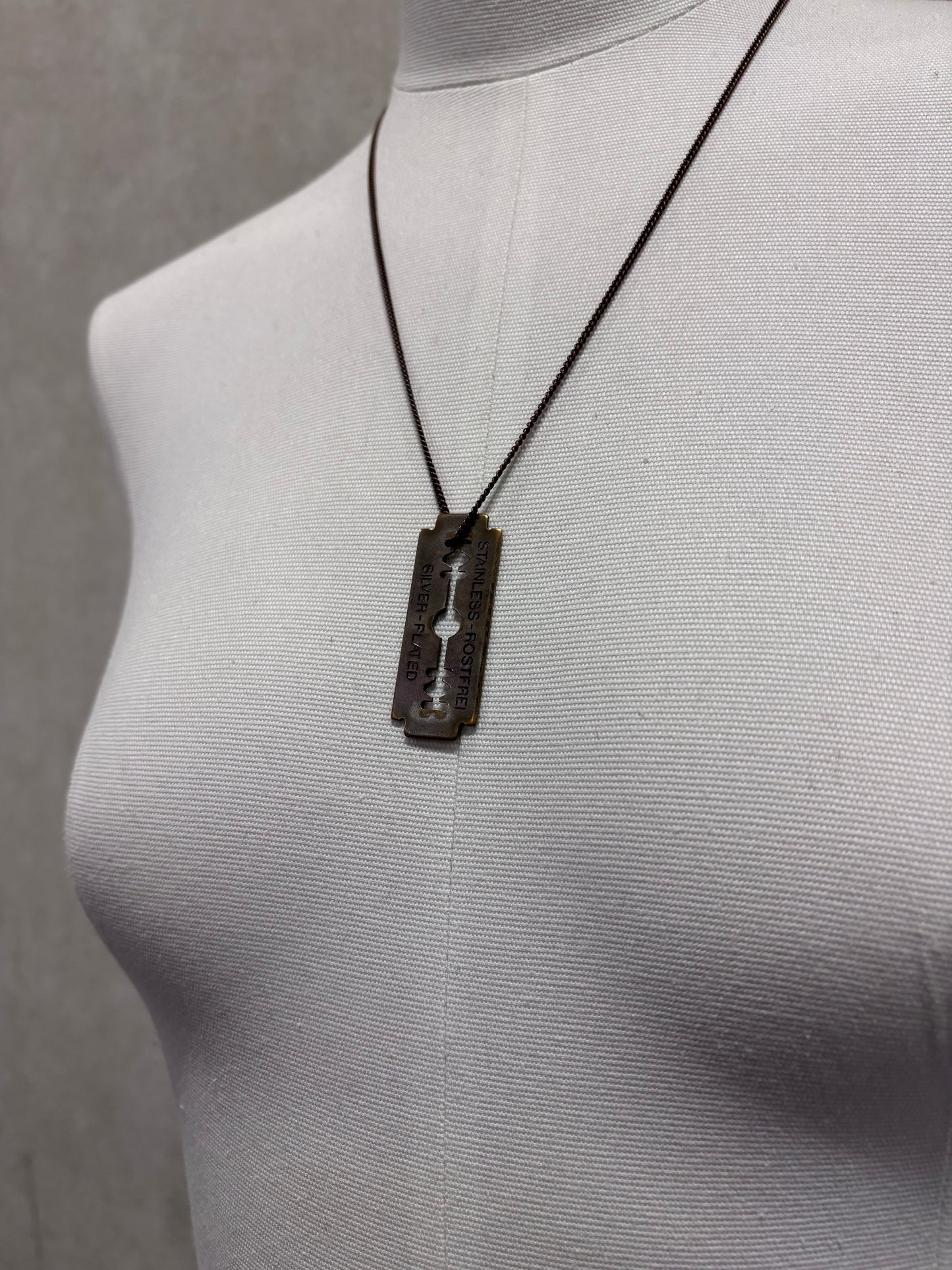 Maison Martin Margiela F/W 2007 razor blade necklace